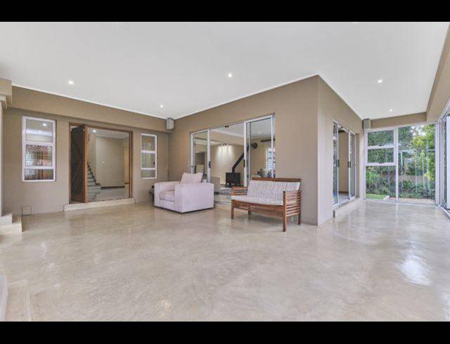 5 BEDROOM HOUSE FOR SALE IN SUNNINGHILL